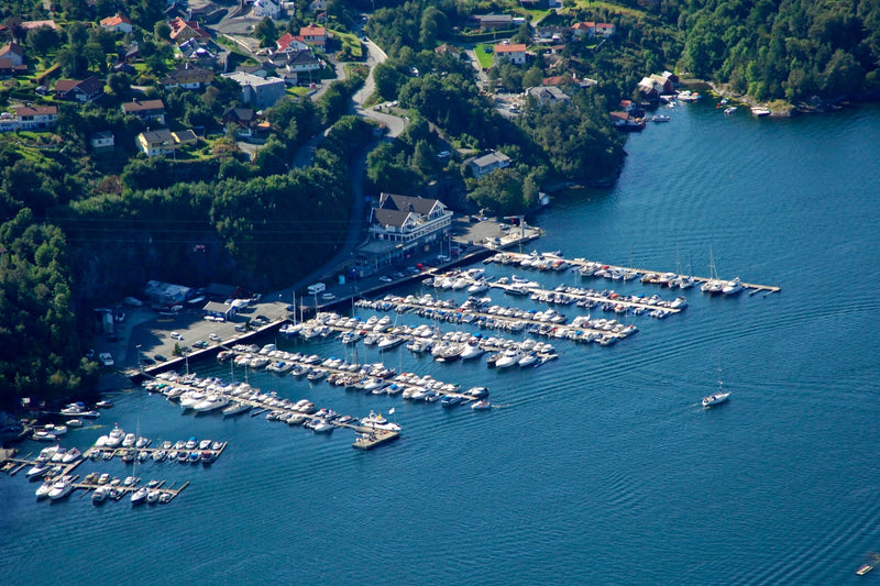 Vi fører båtoppsyn i Søreide og ved båtplasser langs Fanafjorden og Hordnes.